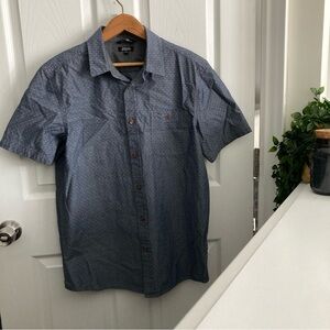 SHORT SLEEVE COLLARED BUTTON DOWN POPLIN SHIRT